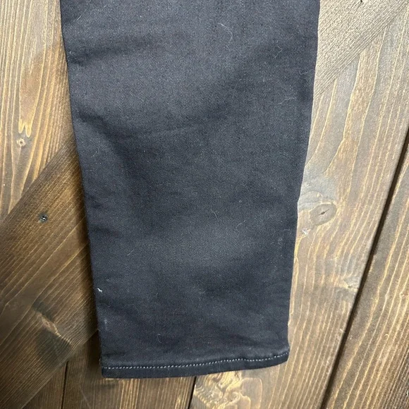 NWT•Old Navy•black distressed•rockstar
Skinny•high rise•size 16 - Picture 9 of 9